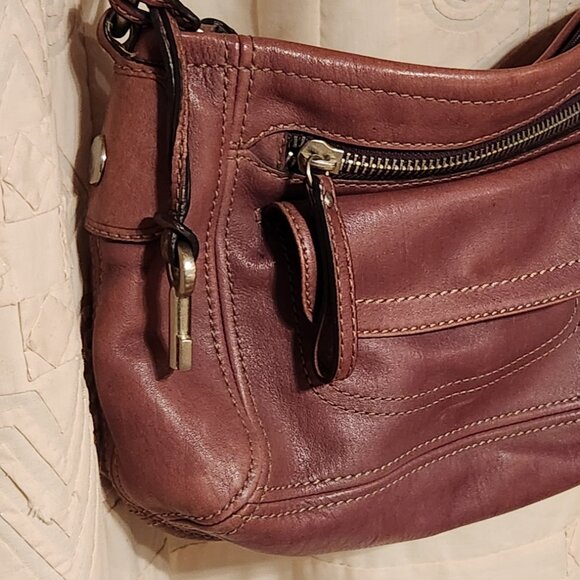 💜 Fossil Leather Shoulder Bag Berry Purple Hobo Y2K 🌸 - Picture 4 of 5